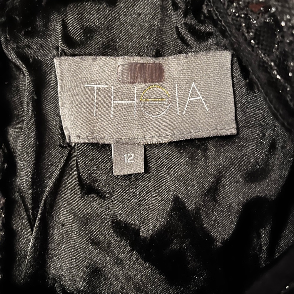 Theia Metallic Lace Gown - Picture 8 of 14